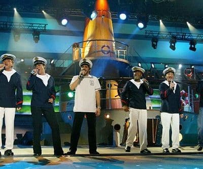 Tous dans le même bateau - 2002
