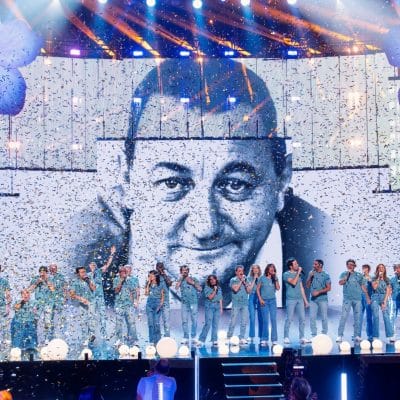 2021 Les Enfoirés à côté de vous